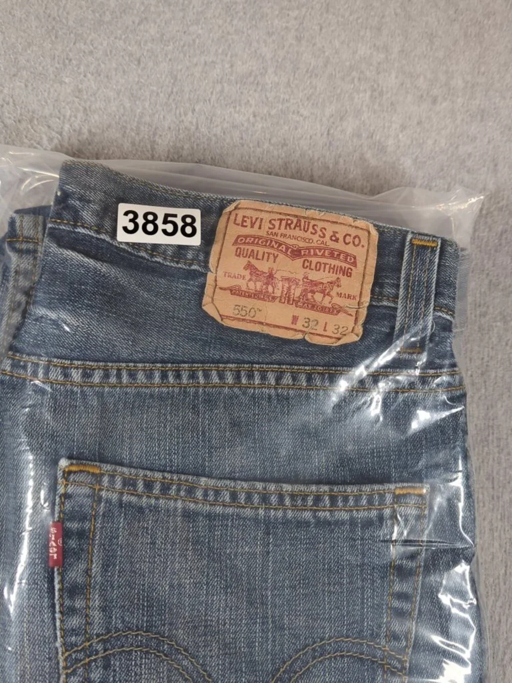 Levi's 550 Jeans Men's 32x32 (Fit 32x31) Blue Denim Relaxed Fit Straight Leg